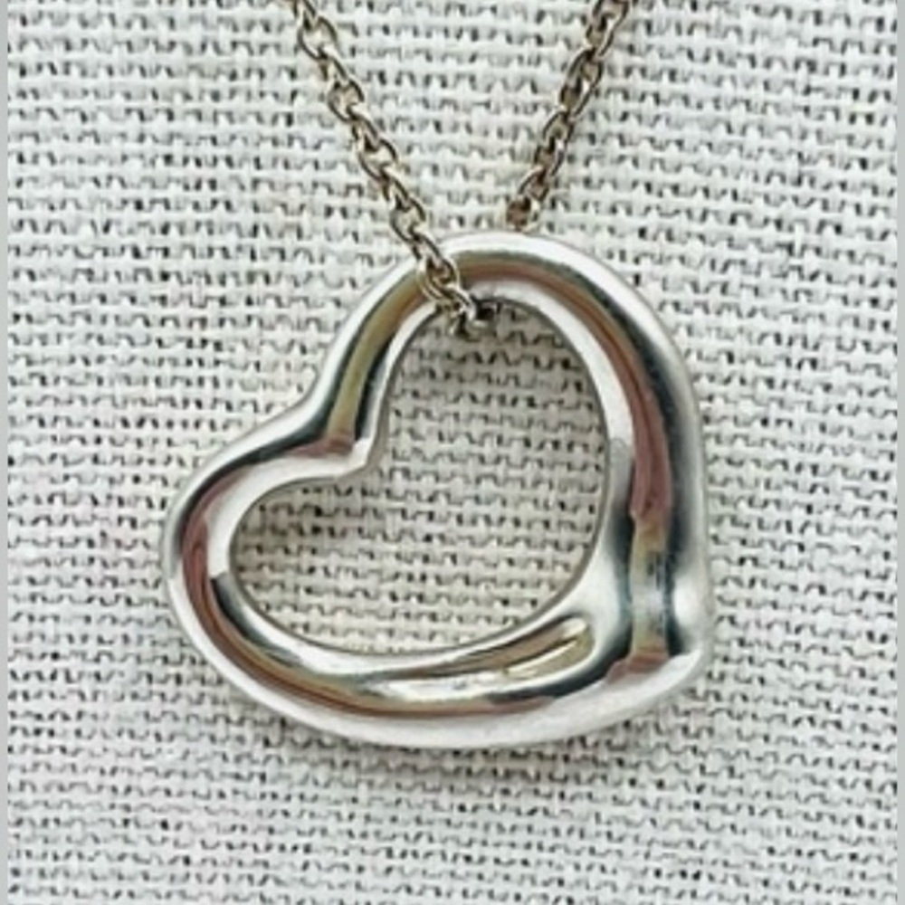Tiffany & Co. Elsa Peretti 925 Sterling Silver Medium 27mm Open Heart Necklace - Picture 4 of 6